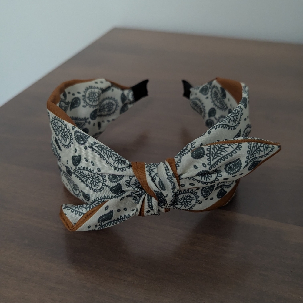 Women's Multicolored Paisley Print Headband NWOT!